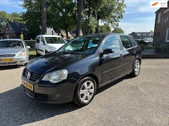 Volkswagen Polo - 1.4-16V Sportline