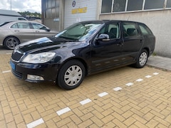 Skoda Octavia Combi - 1.6 TDI Elegance * Airco * Navigatie * MOTOR DEFECT START NIET