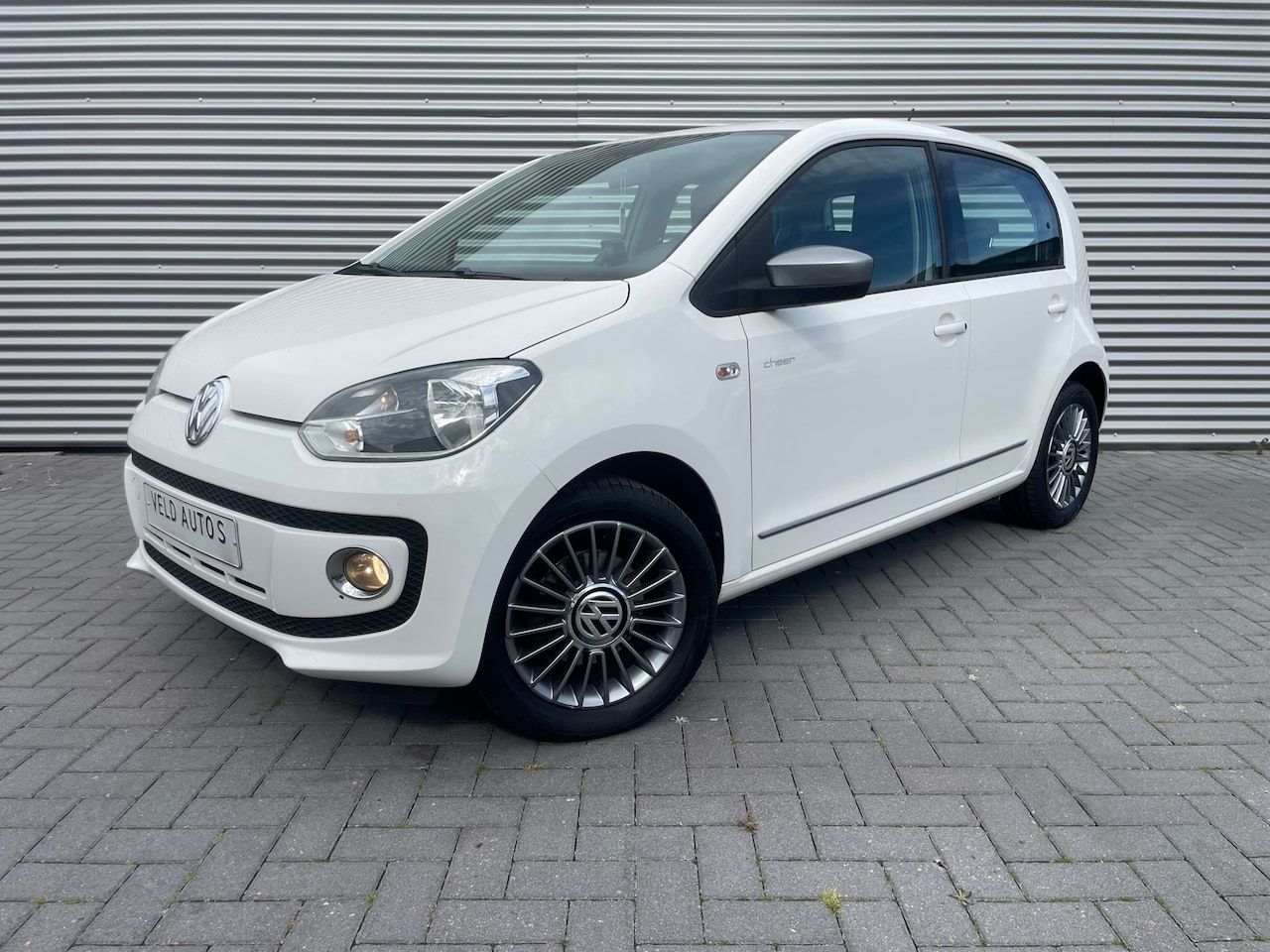 Volkswagen Up! - 1.0 cheer up 2014 met navi / lmv / 75 pk - AutoWereld.nl
