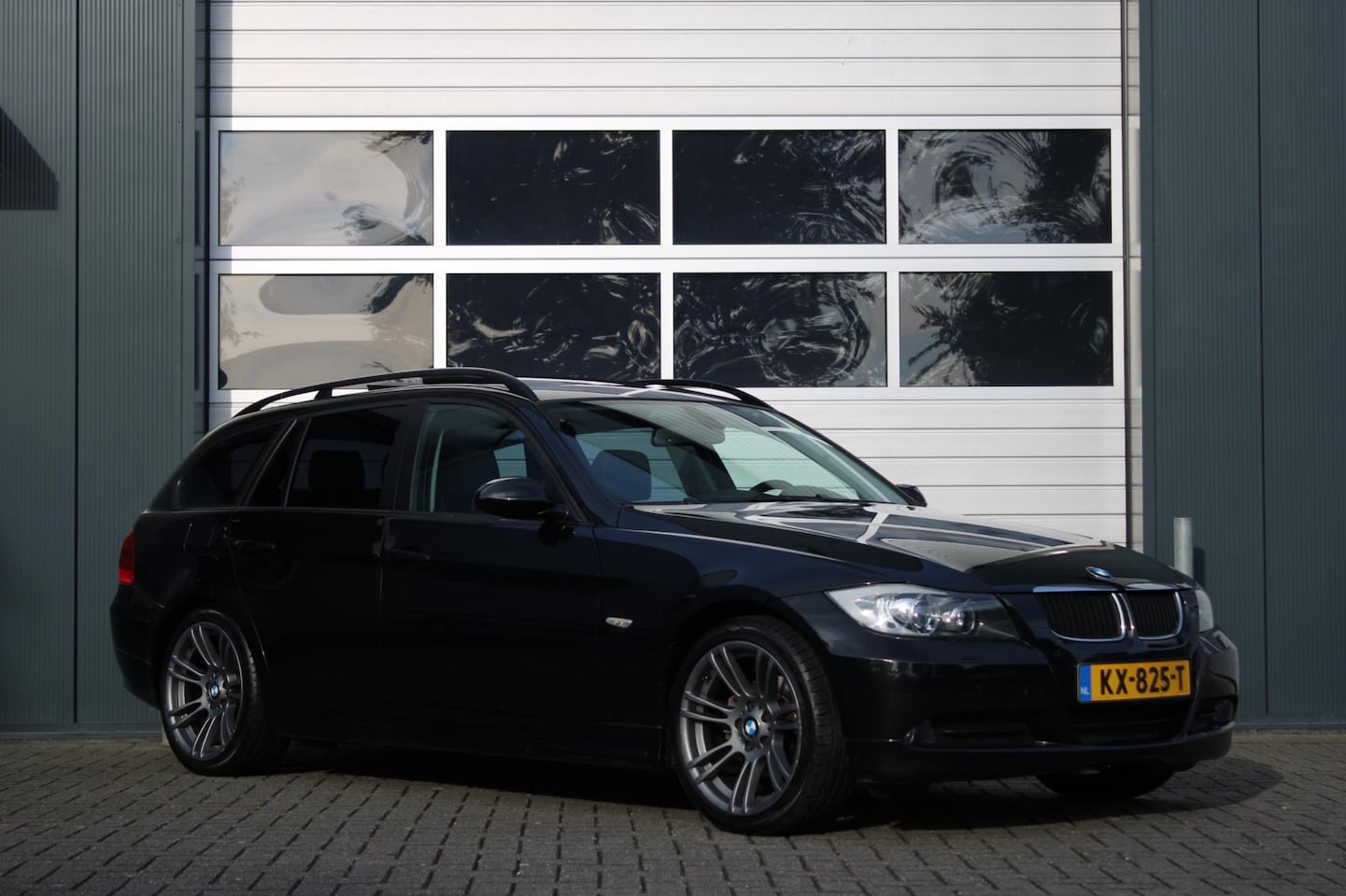 BMW 3-serie Touring - 318i Executive Clima/Cruise/Panodak/Bi-Xenon/Stoelverwarming/Navi/Bluetooth/Leder/PDC/Radi - AutoWereld.nl