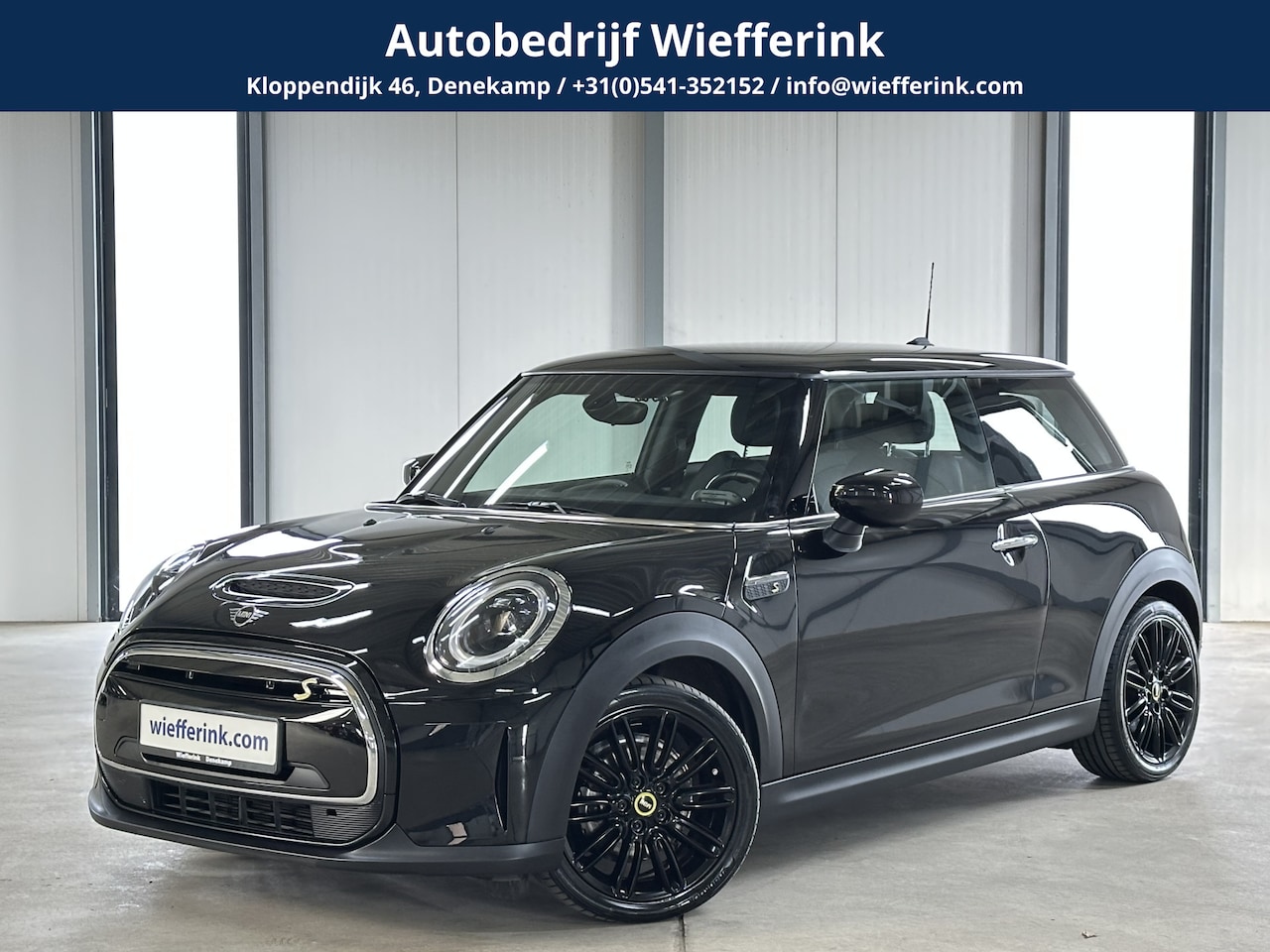 MINI Mini-Electric - MINI Yours 33 kWh 184pk | Full-Leder | Camera | Stoelverwarming | LED | PDC - AutoWereld.nl