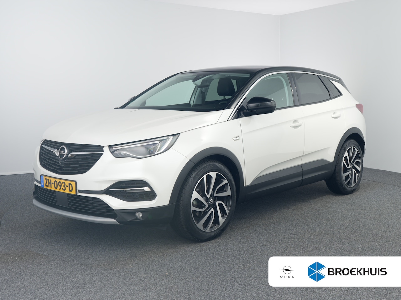 Opel Grandland X - 1.6 Turbo Innovation | Achteruitrijcamera | Lederen bekleding | Panoramadak - AutoWereld.nl