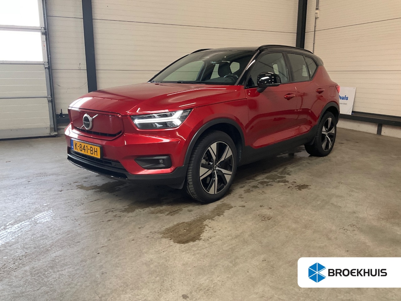Volvo XC40 - Recharge P8 AWD R-Design Trekhaak wegklapbaar | 19" LM velgen | Getinte ramen achter | Air - AutoWereld.nl