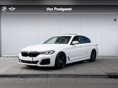 BMW 5-serie - Sedan 545e xDrive High Executive M-Sport 19 Inch / Adaptief M onderstel / Stuurwielrand Ve