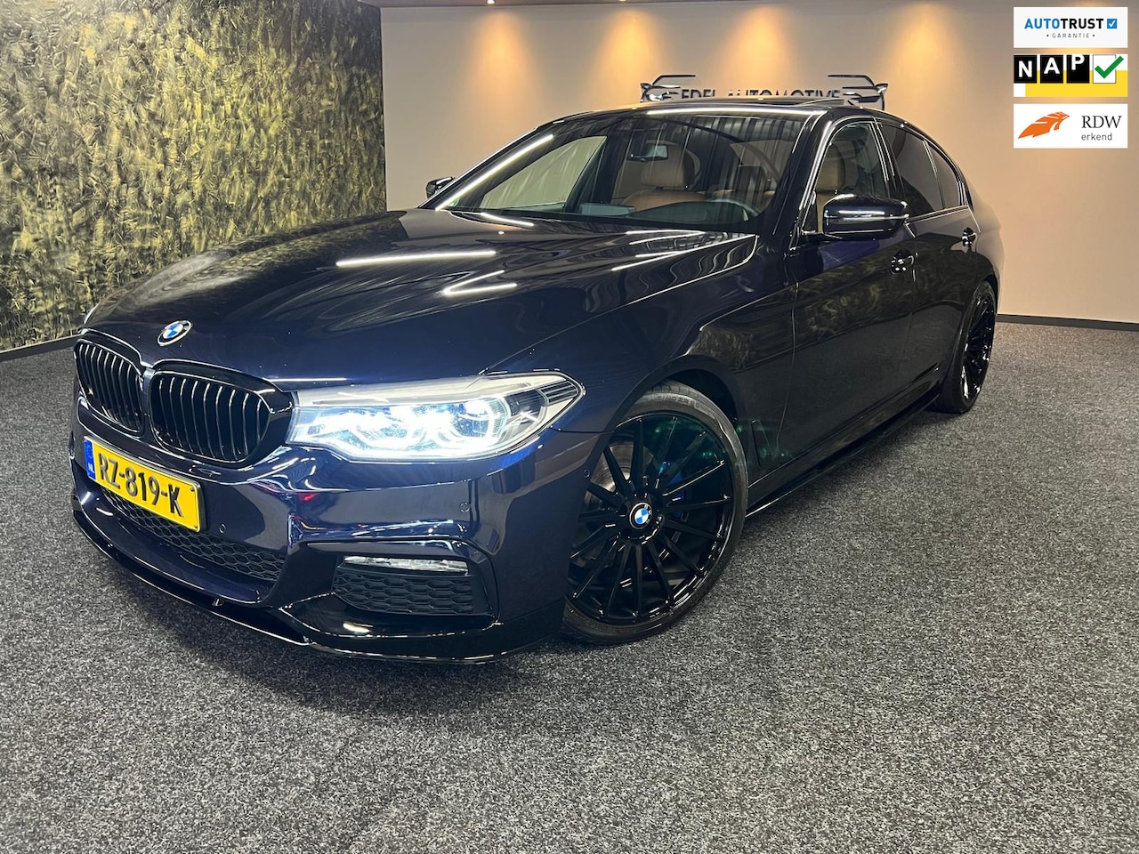 BMW 5-serie - 520i High Executive-PANO-HAED UP-M PAKKET-LEER-ELC STOELEN-MEMO - AutoWereld.nl