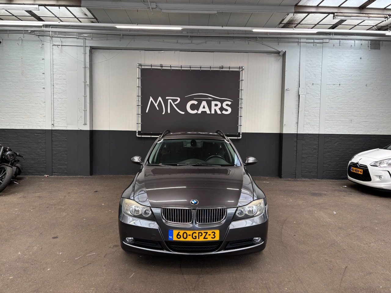 BMW 3-serie Touring - 320i Business Line Navi/AircoCruise Control - AutoWereld.nl