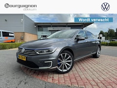 Volkswagen Passat - 1.4 TSI GTE Connected Series | 218Pk | Trekhaak | LED | A-camera |