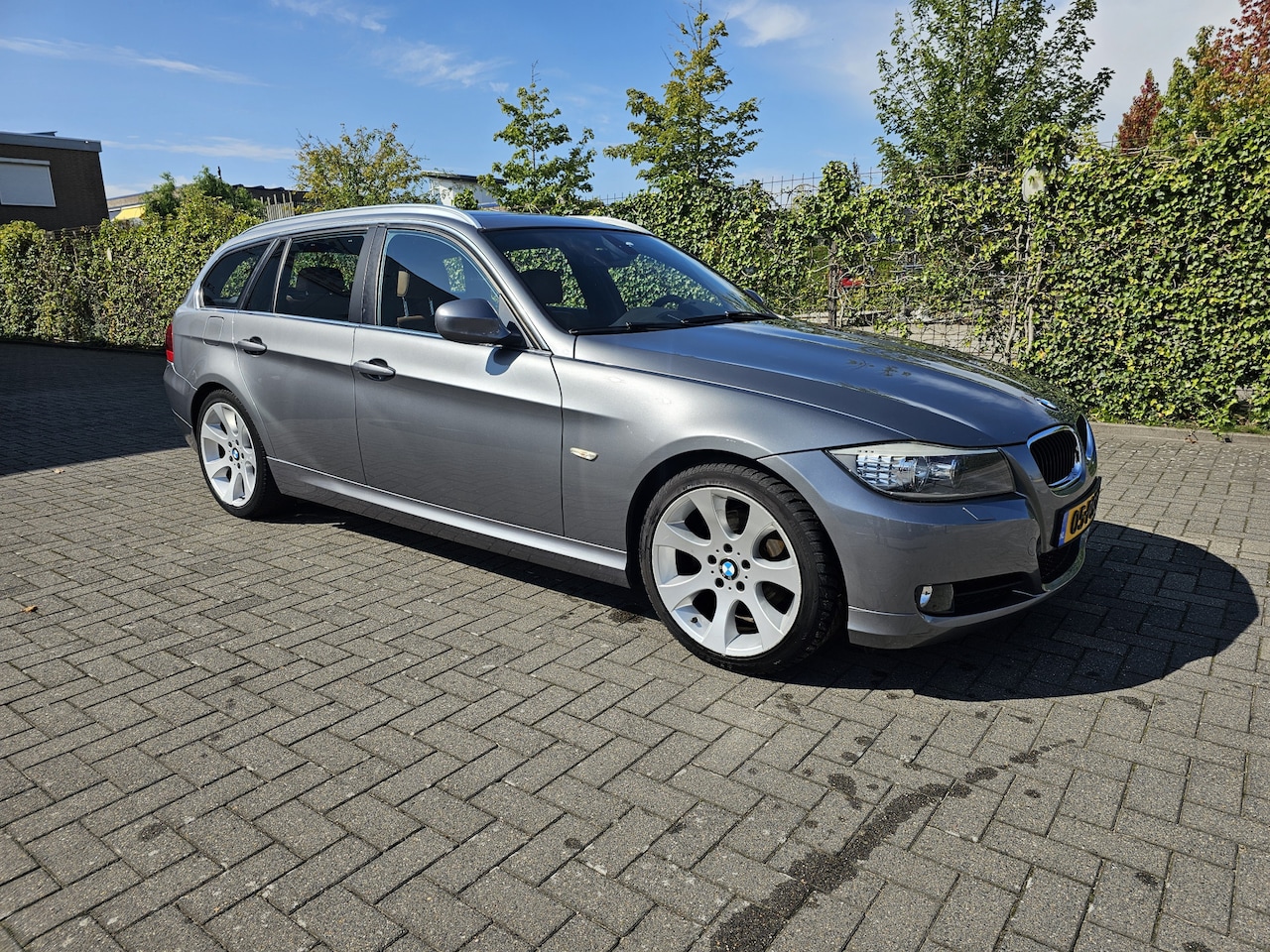 BMW 3-serie Touring - 320i Luxury Line 320i Luxury Line - AutoWereld.nl