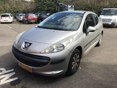 Peugeot 207 - 1.4-16V XR