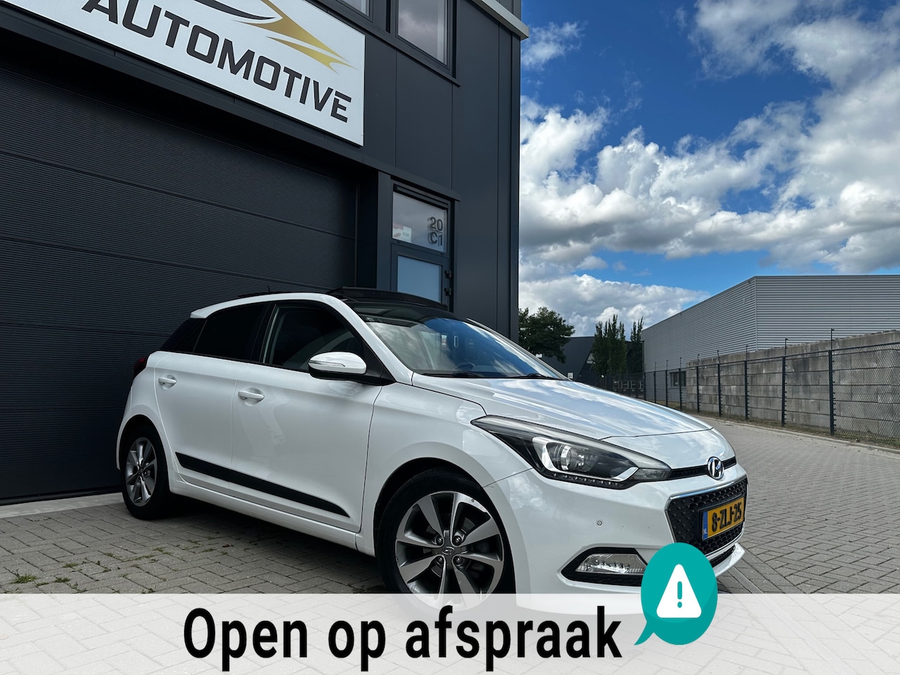 Hyundai i20 - 1.2 HP i-Motion Premium | Carplay | Camera | Pano | Cruise | Rijhulp | NAP | Nette Auto! - AutoWereld.nl