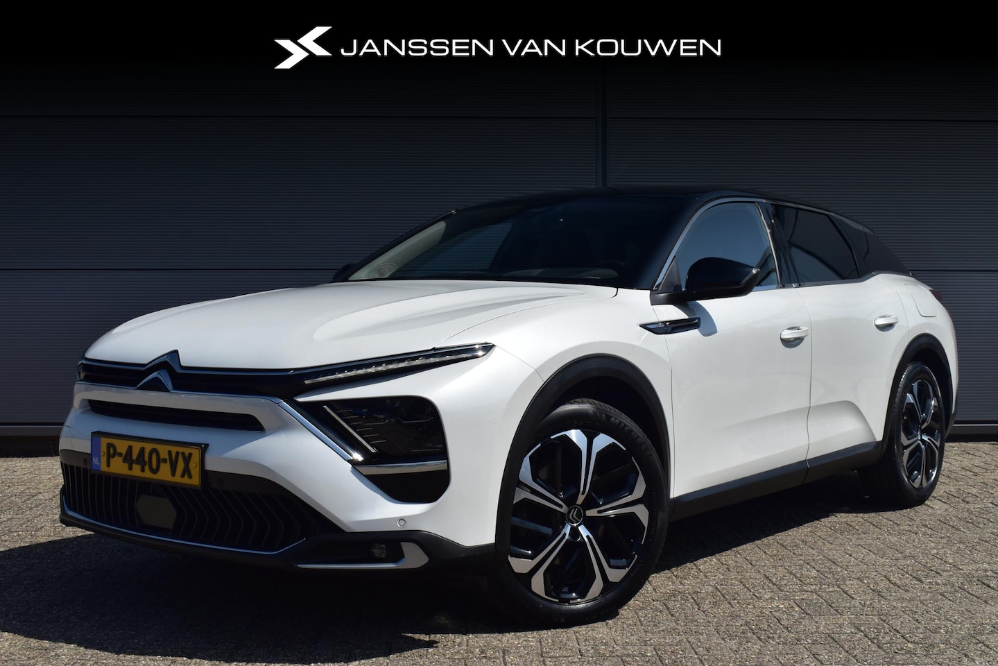 Citroën C5 X - 1.6 Plug-in Hybrid 225 Business Plus Leder Stoelverwarming Adaptieve Cruise 19" - AutoWereld.nl