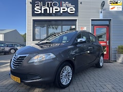 Lancia Y(psilon) - Ypsilon 0.9 TwinAir Silver Plus -5DRS.-AIRCO-LICHTMETALEN VELGEN-ISOFIX-ORIGINEEL NEDERLAN