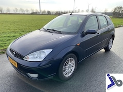 Ford Focus - Ghia, Airco, Navigatie, Lichtmetaal, 5 deurs 1.6-16V Ghia