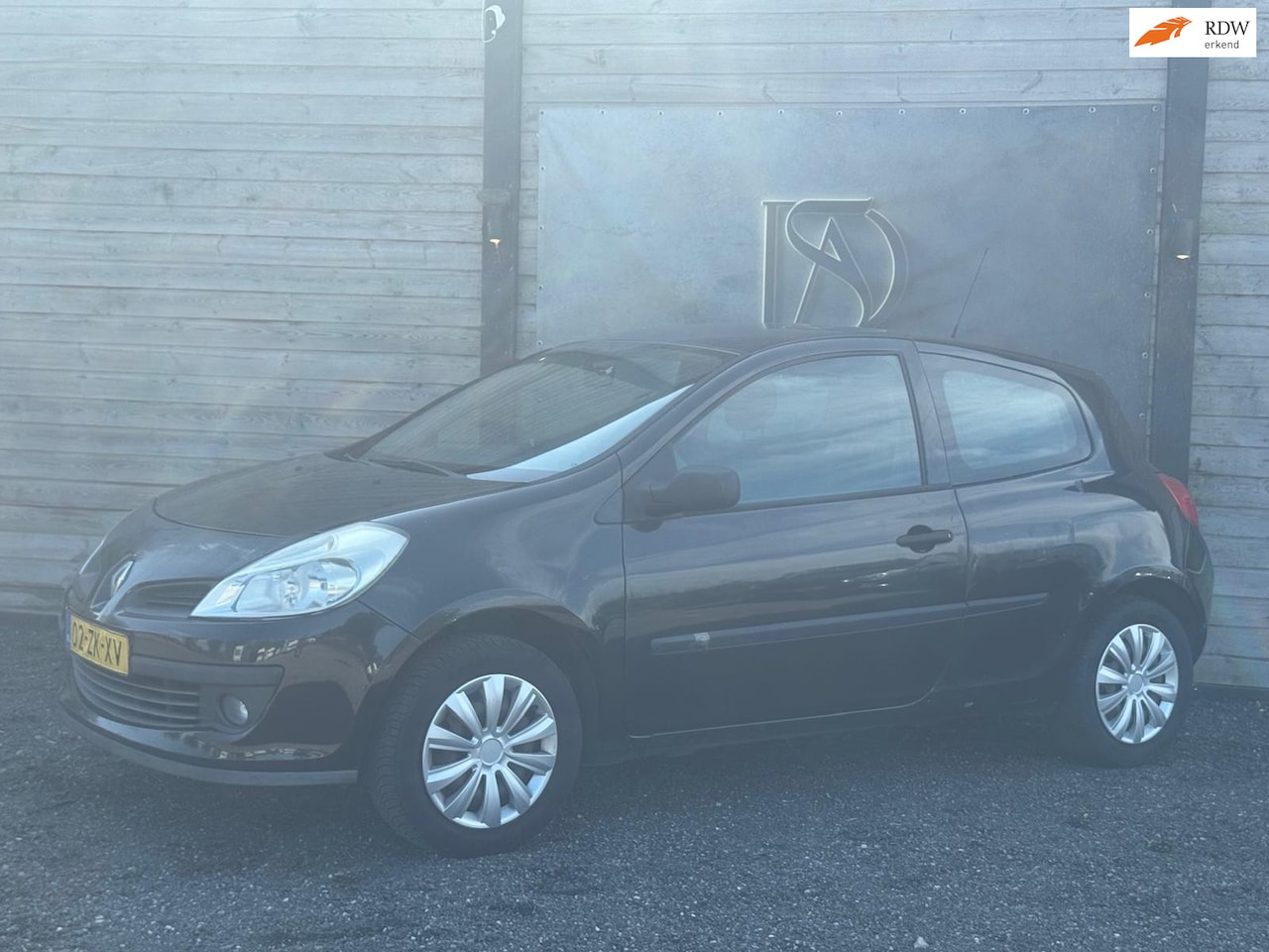 Renault Clio - 1.2-16V Special Line 1.2-16V Special Line - AutoWereld.nl