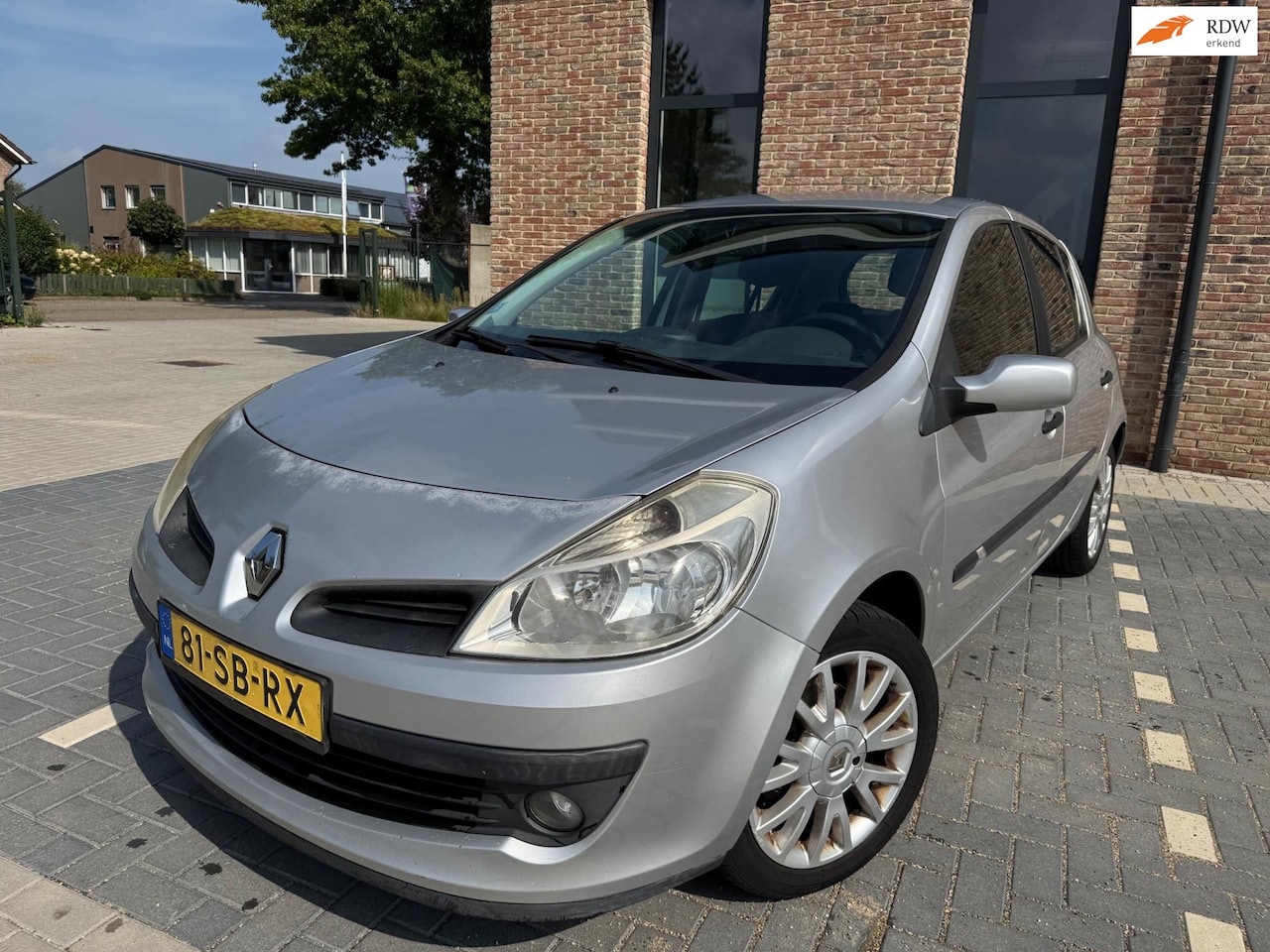 Renault Clio - 1.4-16V Team Spirit 1.4-16V Team Spirit - AutoWereld.nl