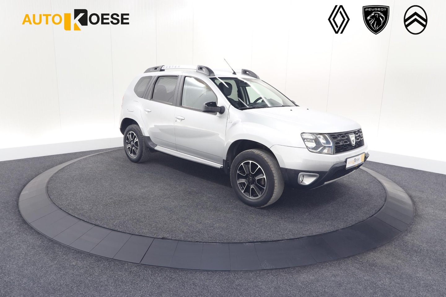 Dacia Duster - TCe 120 4x2 Blackshadow | Trekhaak | Camera | Navigatie | Parkeersensoren - AutoWereld.nl