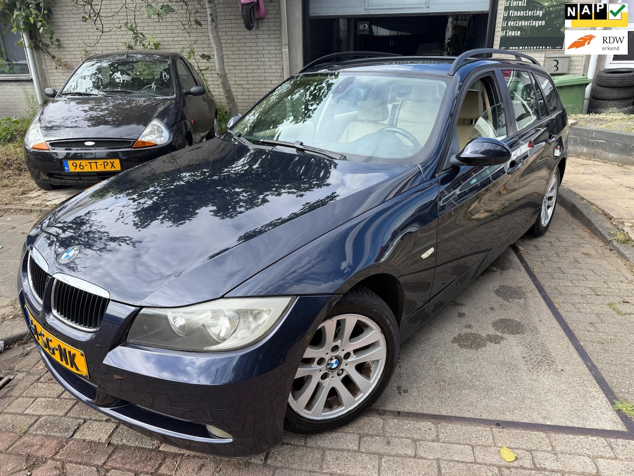 BMW 3-serie Touring - 320i Dynamic Executive Apk/6.Bak/Boekjes - AutoWereld.nl