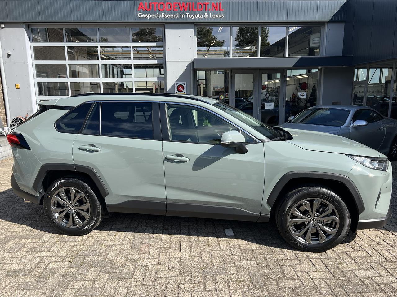 Toyota RAV4 - 2.5 Hybrid Business A/T + FABRIEKSGARANTIE - AutoWereld.nl