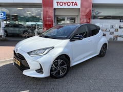 Toyota Yaris - 1.5 Hybrid 115 First Edition Bi-Tone | Stuur- en stoelverwarming