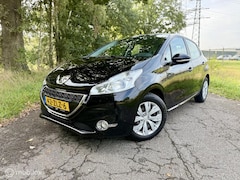 Peugeot 208 - 1.2 VTi 5Drs Zwart PDC Navi Airco NAP ✅