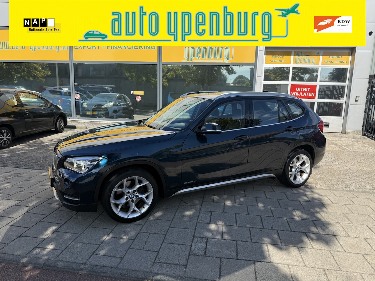 BMW X1 - sDrive20i Business * Automaat * Navi * Leder / Stof * Climatronic * - AutoWereld.nl