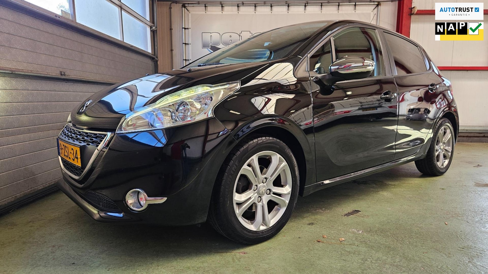 Peugeot 208 - 1.2 PureTech Style Pack Plus/Cima/Pano/Navi/Cruise - AutoWereld.nl