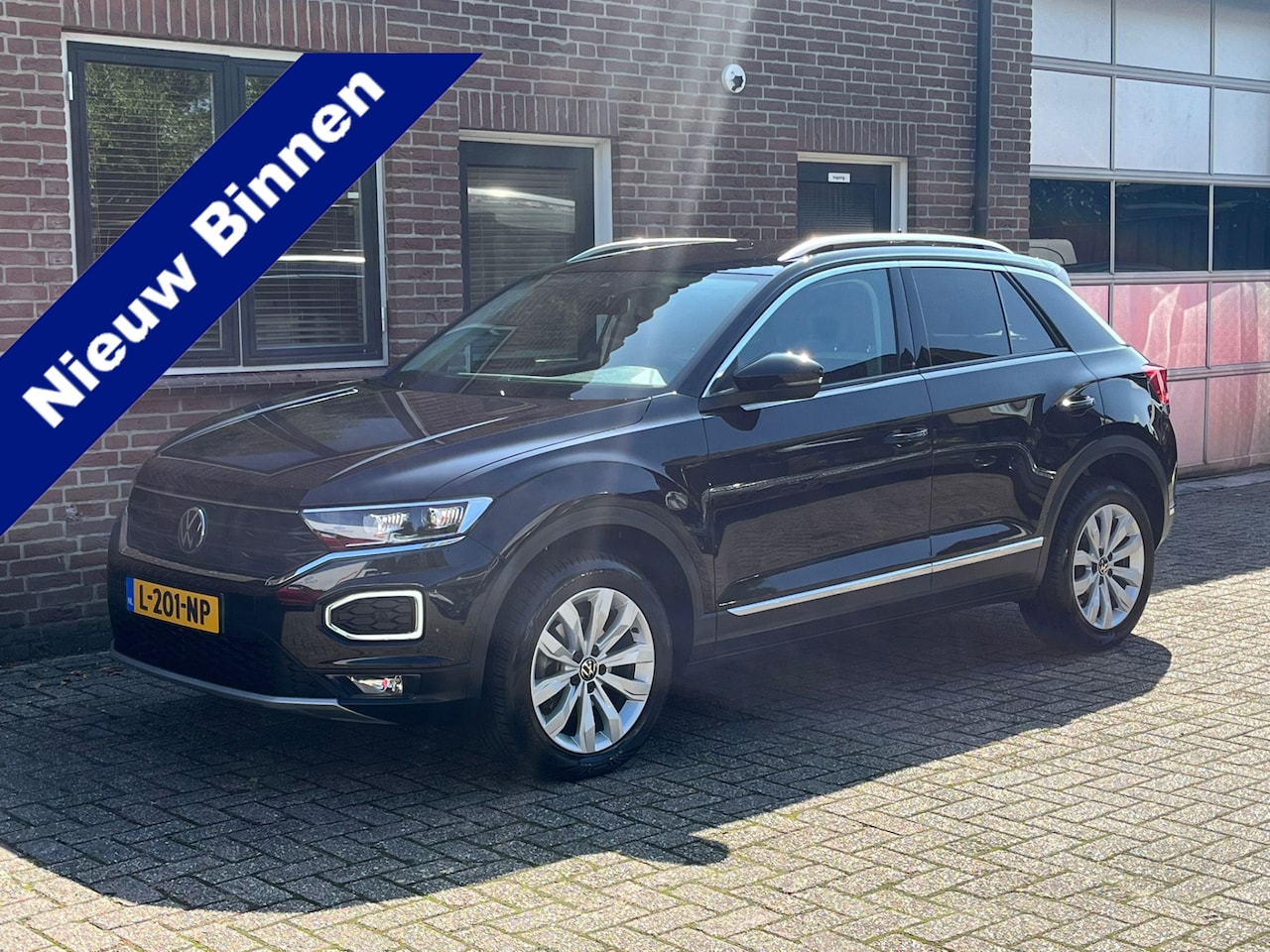 Volkswagen T-Roc - 1.5 150pk TSI Sport. Adaptief Cruise, Virtual Cockpit, Camera, Navi, Led Koplampen, Haak 1 - AutoWereld.nl