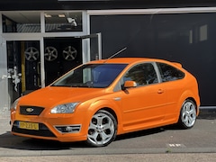 Ford Focus - 2.5-20V ST CLIMA / KEYLESS / KLEP