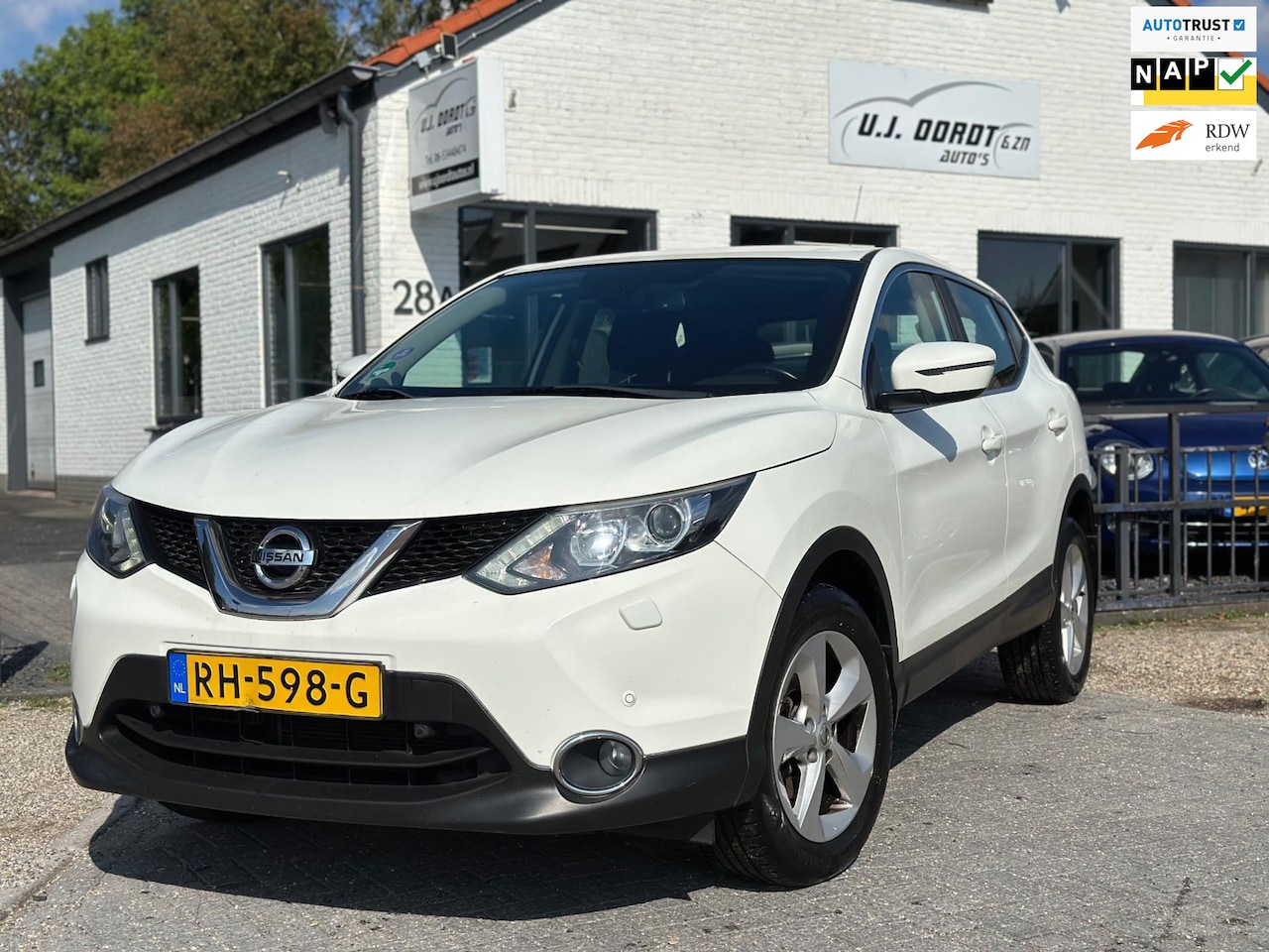 Nissan Qashqai - 1.2 N-Vision nette staat ! - AutoWereld.nl