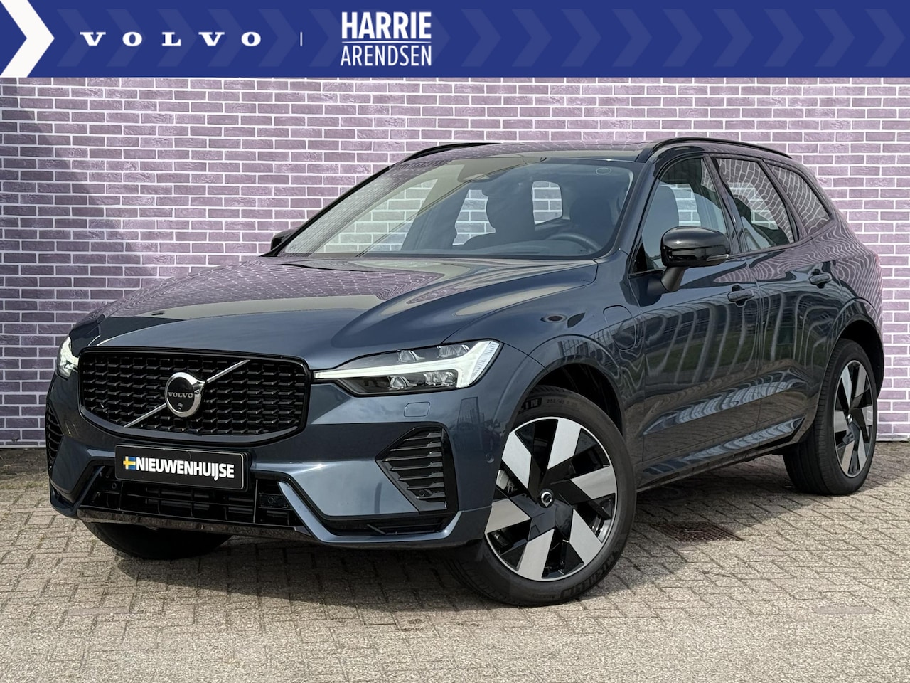 Volvo XC60 - 2.0 T6 Plug-in hybrid AWD Ultra Dark | Nieuw Binnen | Trekhaak | Adaptive cruise control | - AutoWereld.nl