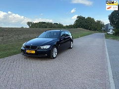 BMW 3-serie Touring - 318i Business Line Cruise Climate Navigatie Airco achtebank M-Pakket Bluetooth 2 sleutels