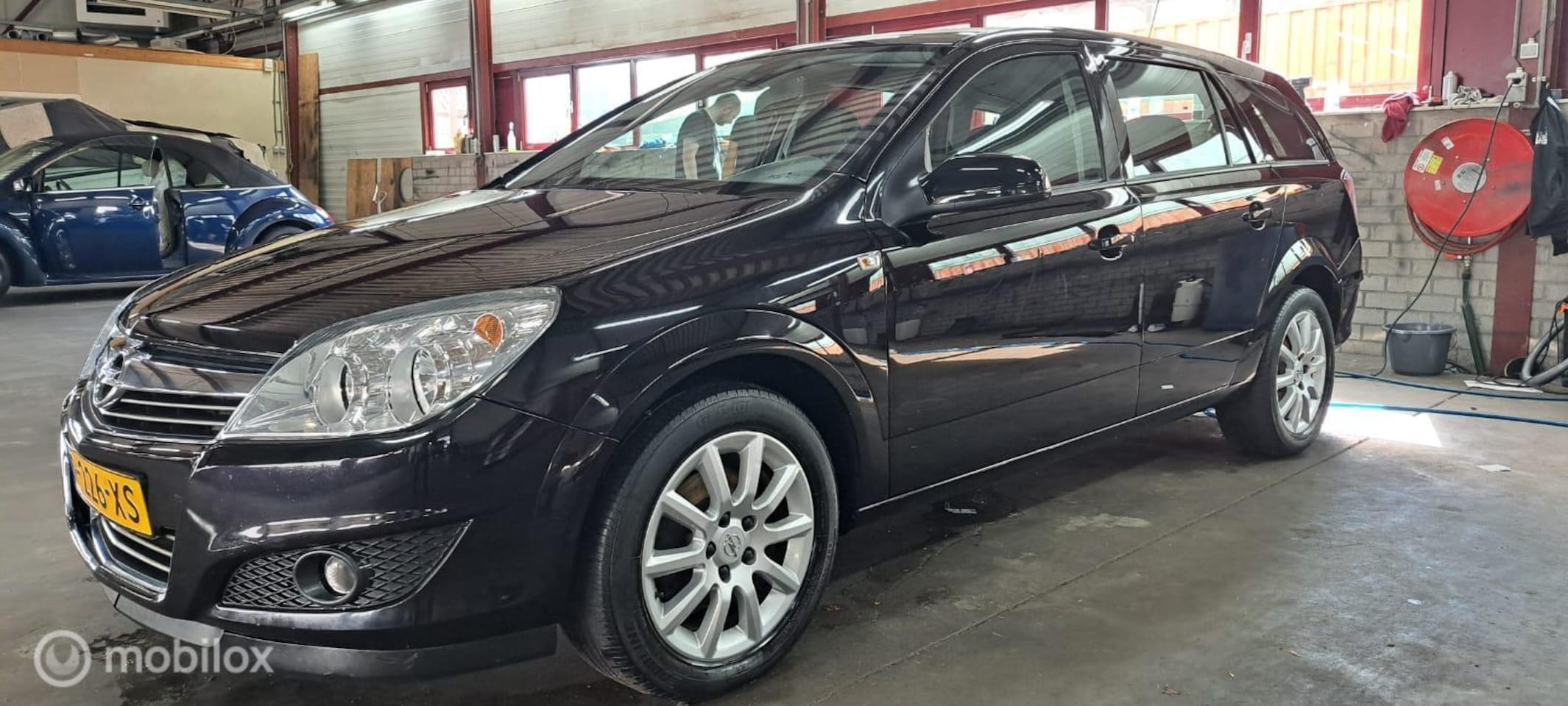 Opel Astra Wagon - 1.6 Benzine Bj. 2009 nieuw apk afgeleverd - AutoWereld.nl