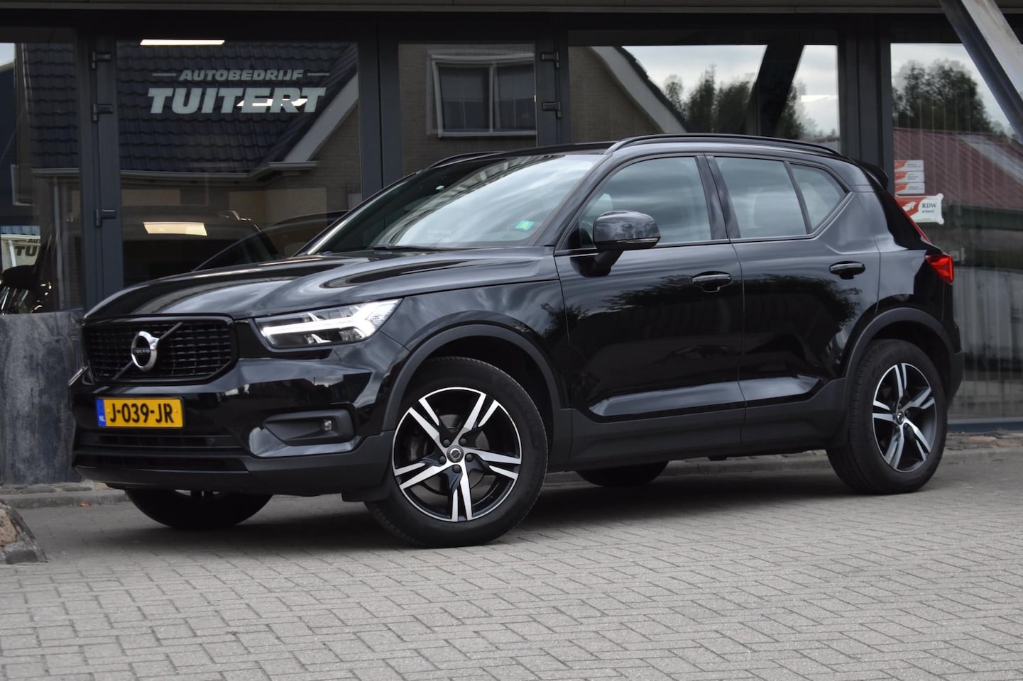 Volvo XC40 - 1.5 T3 R-Design | TREKHAAK | CAMERA | NAP | DEALER ONDERHOUDEN | ADAPTIEVE CRUISE CONTROLE - AutoWereld.nl