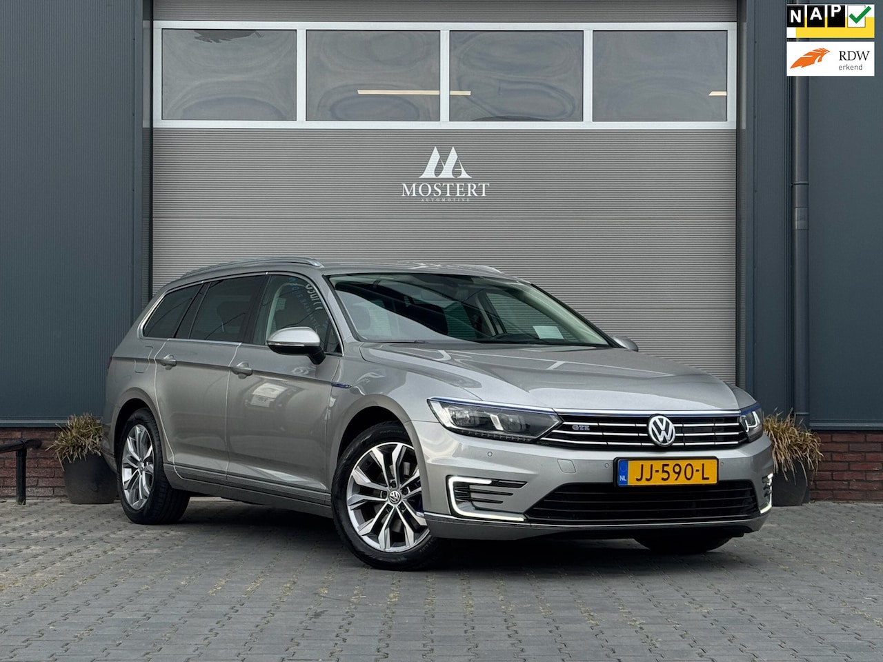 Volkswagen Passat Variant - 1.4 TSI/218pk GTE|2016|NAP|Head-up|Trekhaak|Ergo stoel|PDC|Navi|Boekjes|17" LMV - AutoWereld.nl