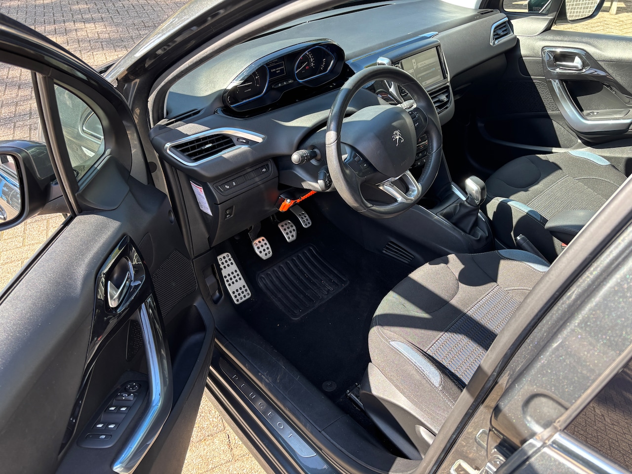 Peugeot 208 - 1.6 Vti Intuïtive | Org-NL auto. 120pk. 5deurs. NAP. Clima. Etc.