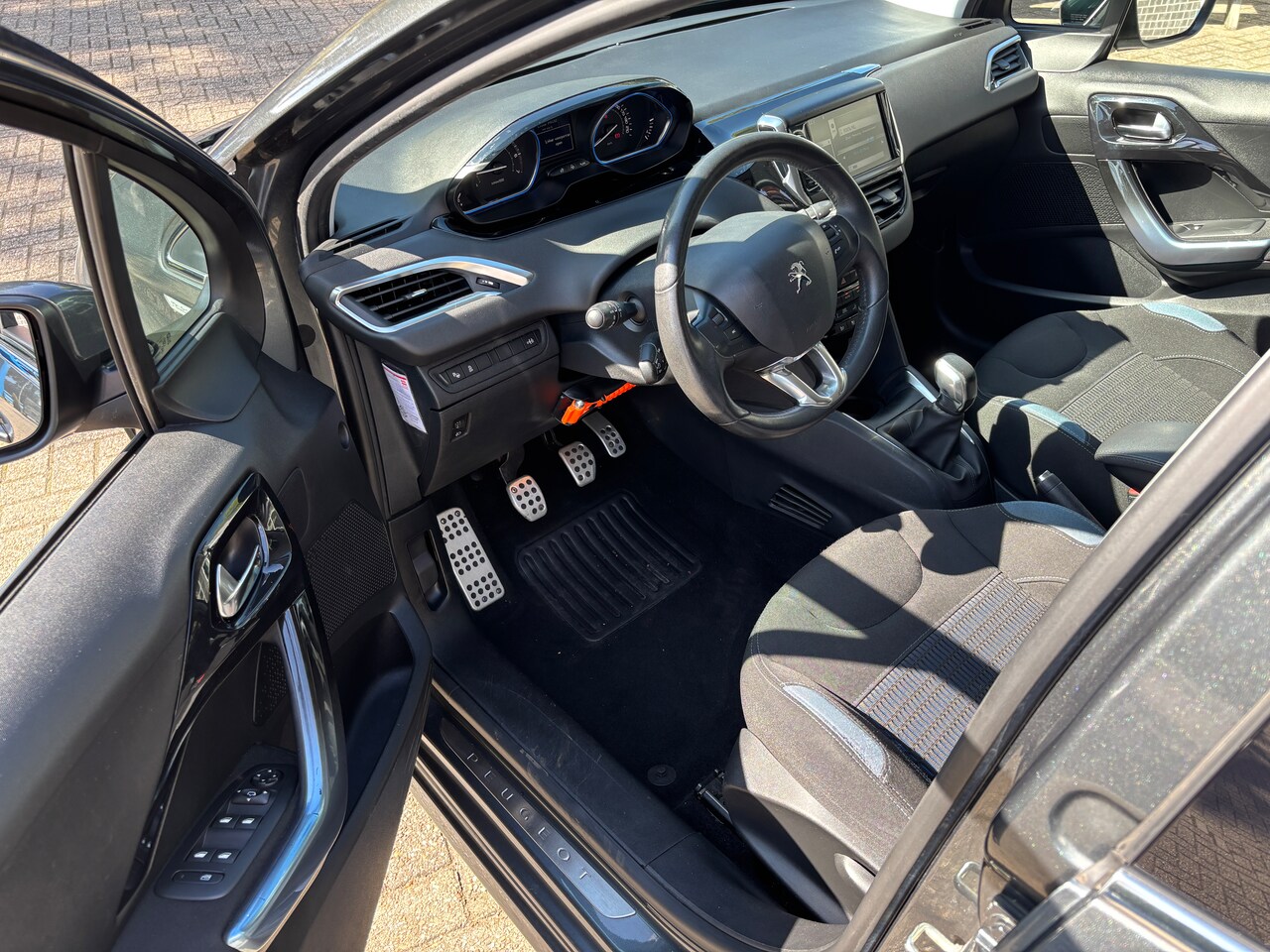Peugeot 208 - 1.6 Vti Intuïtive | Org-NL auto. 120pk. 5deurs. NAP. Clima. Etc.