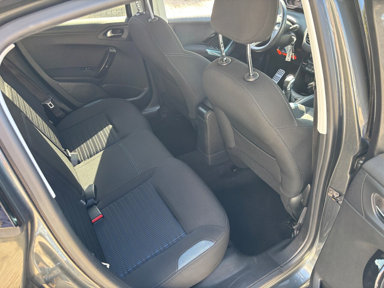 Peugeot 208 - 1.6 Vti Intuïtive | Org-NL auto. 120pk. 5deurs. NAP. Clima. Etc.