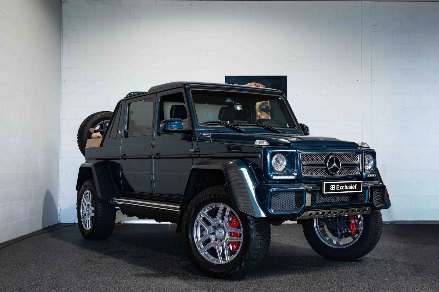 Mercedes-Benz G-klasse - 650 Maybach Landaulet 1-99 € 750.000,00 netto export prijs - AutoWereld.nl