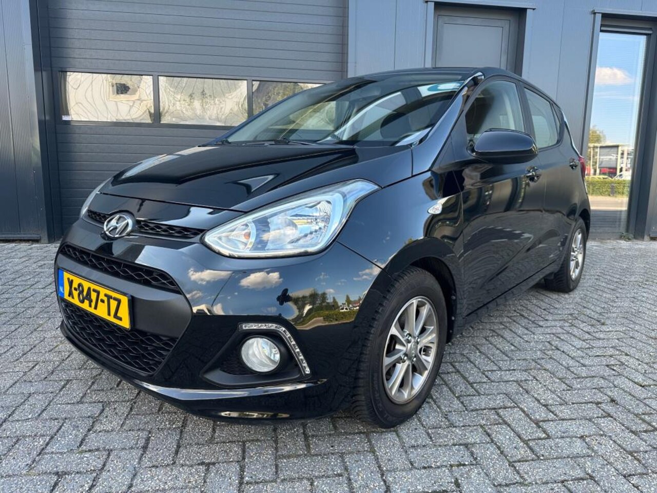 Hyundai i10 - 1.0i i-Motion Premium 1.0i i-Motion Premium, Cruise, Stoel & Stuurverw, Bluetooth - AutoWereld.nl