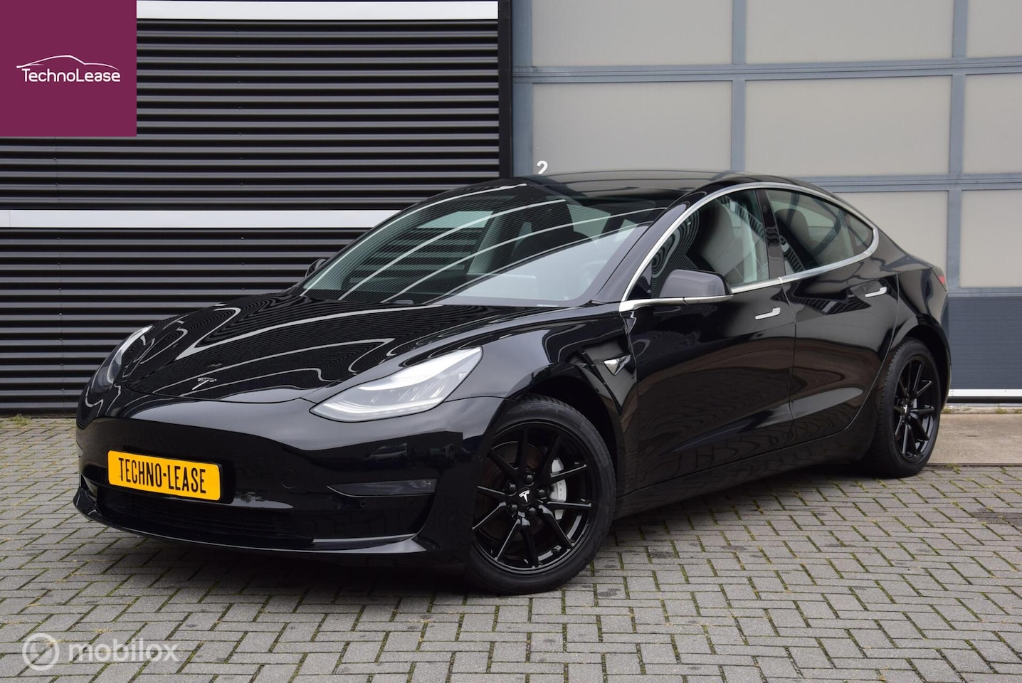 Tesla Model 3 - Long Range RWD Long Range AWD 75 kWh - AutoWereld.nl