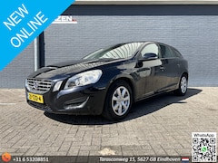 Volvo V60 - 1.6 T3 Kinetic | Leder | Climate | Cruise | Navi | PDC | APK 05-2026 |