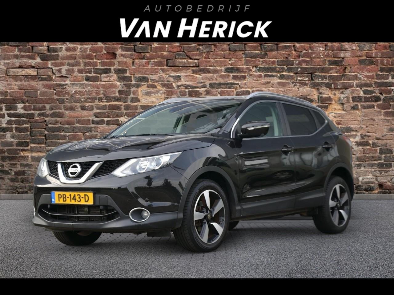 Nissan Qashqai - 1.2 N-Connecta Automaat | Pano | Trekhaak | Clima | Cruise - AutoWereld.nl
