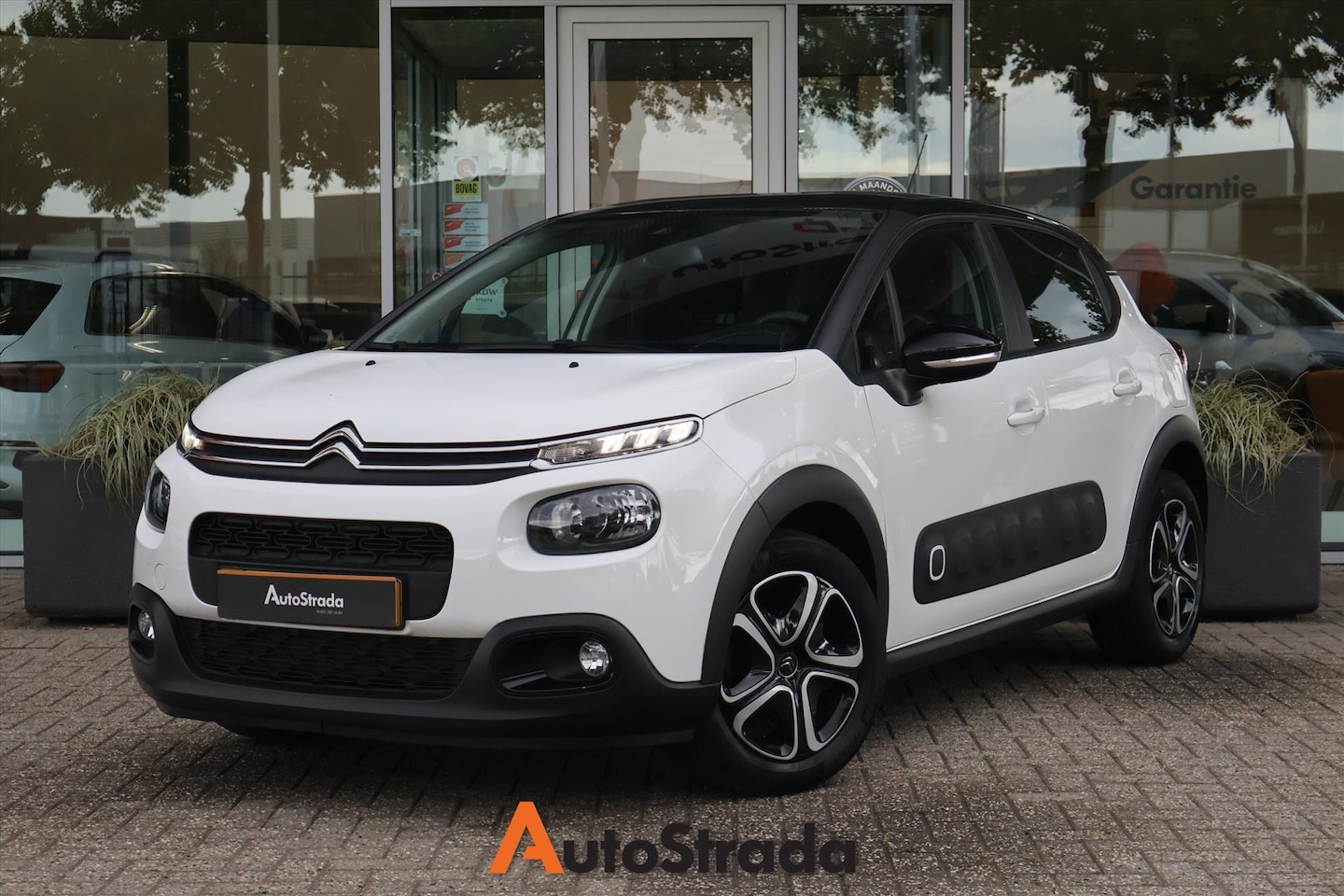 Citroën C3 - 1.2 PureTech 82pk S&S | Carplay | Navigatie | Cruise | Climate | Radio | Sensoren - AutoWereld.nl