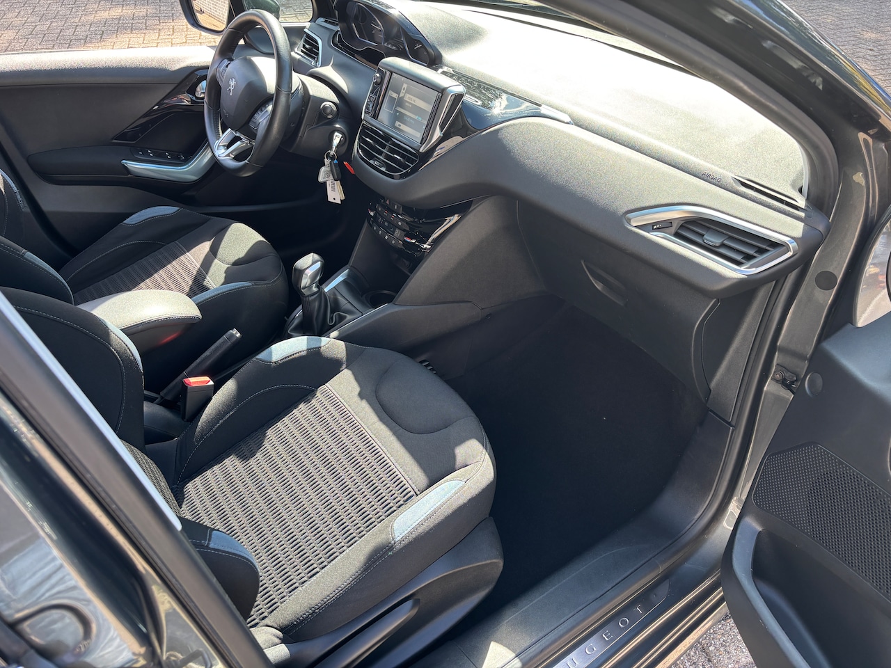 Peugeot 208 - 1.6 Vti Intuïtive | Org-NL auto. 120pk. 5deurs. NAP. Clima. Etc.