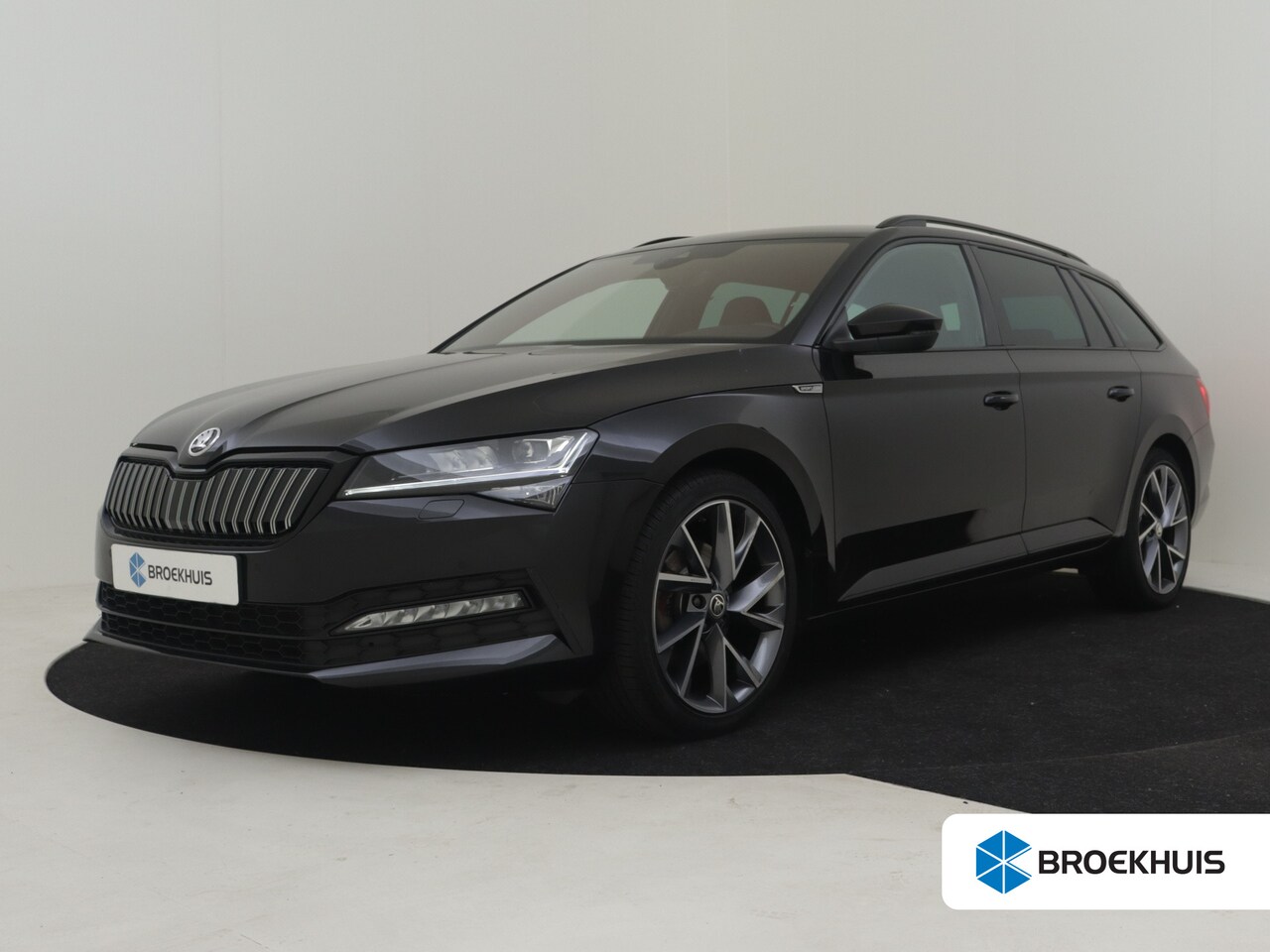 Skoda Superb Combi - 1.4 TSI iV Sportline Business 218pk Canton audio  | Trail assist | Elektrische stoelen mem - AutoWereld.nl