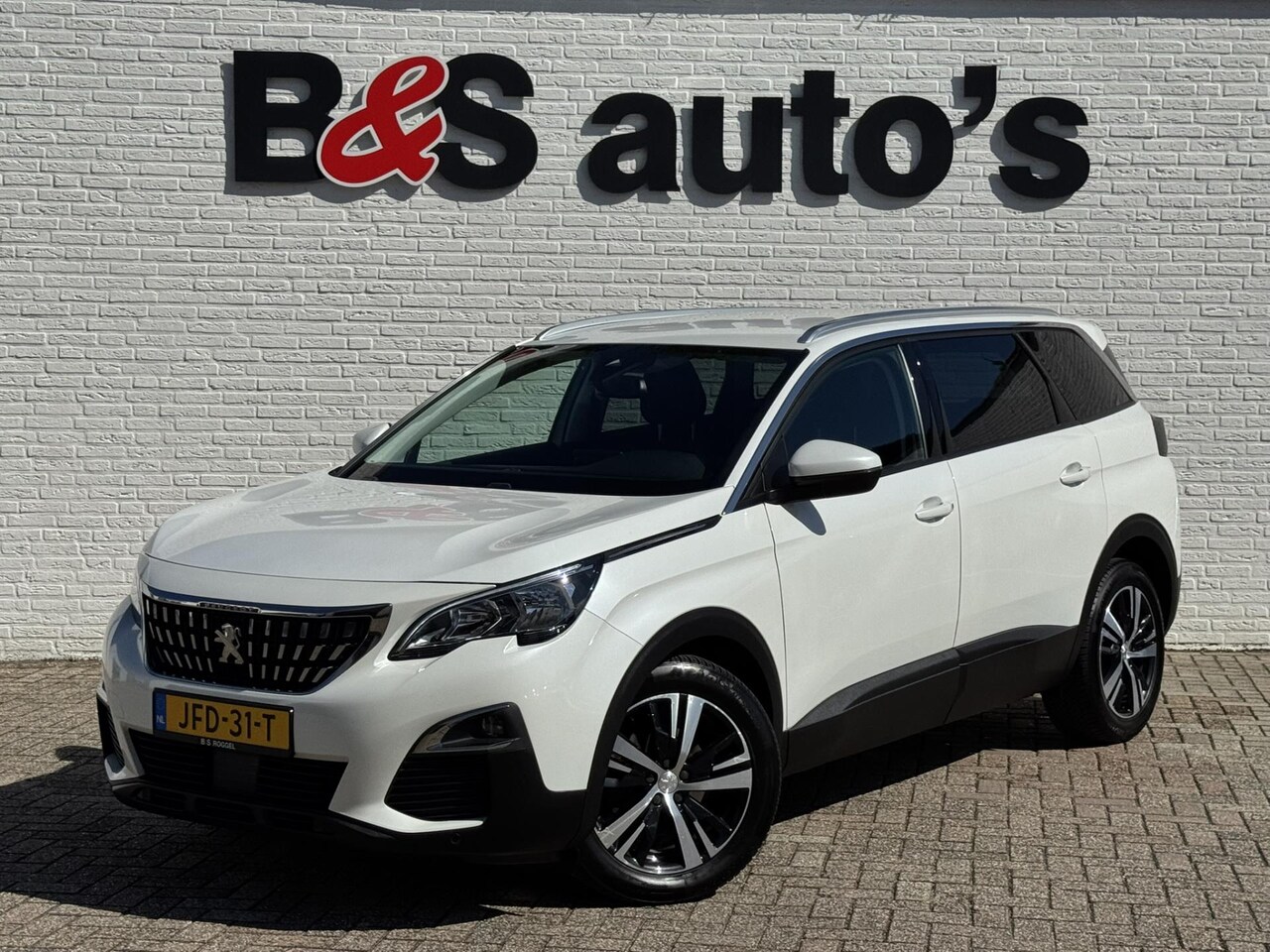 Peugeot 5008 - 1.2 PureTech Blue Lease Premium Avantage Automaat 7p Cruise control Climate control Naviga - AutoWereld.nl