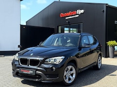 BMW X1 - SDrive18i Sport Line M-Stuurwiel Black Sapphire