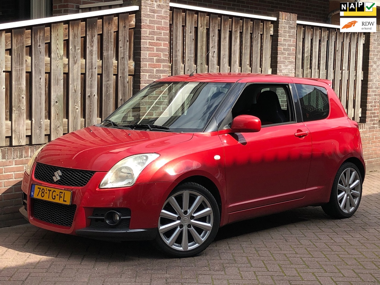 Suzuki Swift - 1.6 Sport AIRCO Keyless 17''LM APK 06-2026! - AutoWereld.nl