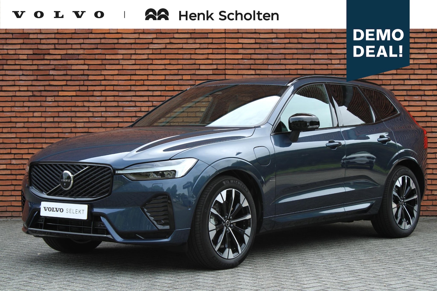Volvo XC60 - 2.0 T6 Plug-in hybrid AWD Plus Dark | Luchtvering | Panoramisch schuif- / kanteldak | 360 - AutoWereld.nl