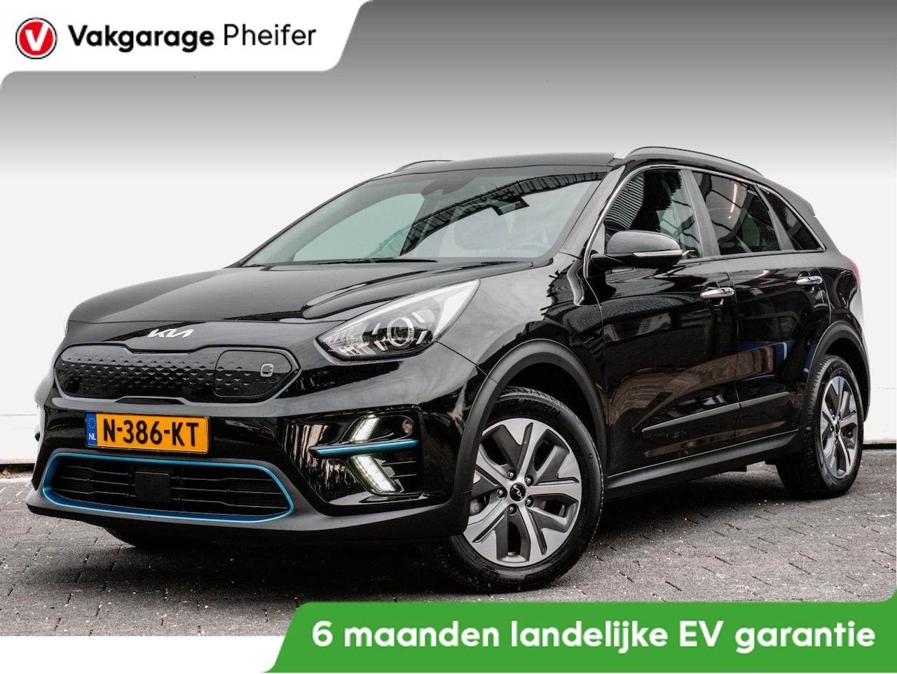 Kia e-Niro - DynamicPlusLine 64 kWh Half lederen int./ Stuur + stoelverwarming/ Camera/ Adapt. cruise/ - AutoWereld.nl